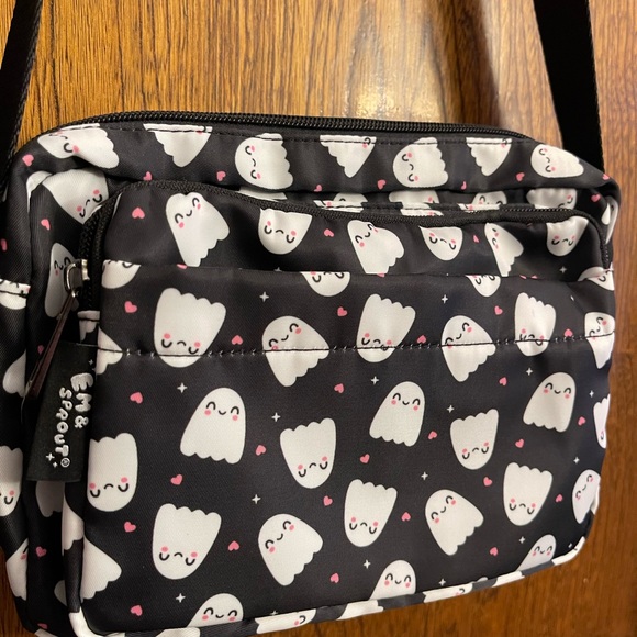 Cute heart and ghost crossbody bag. - Picture 2 of 6